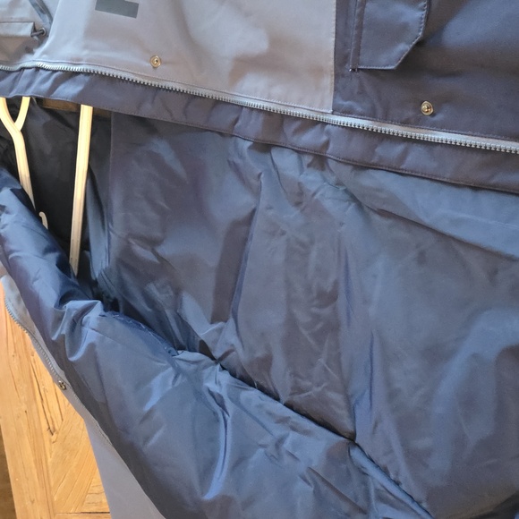 New HELLY HANSEN waterproof winter Snow Ski coat! Xs - Picture 8 of 8